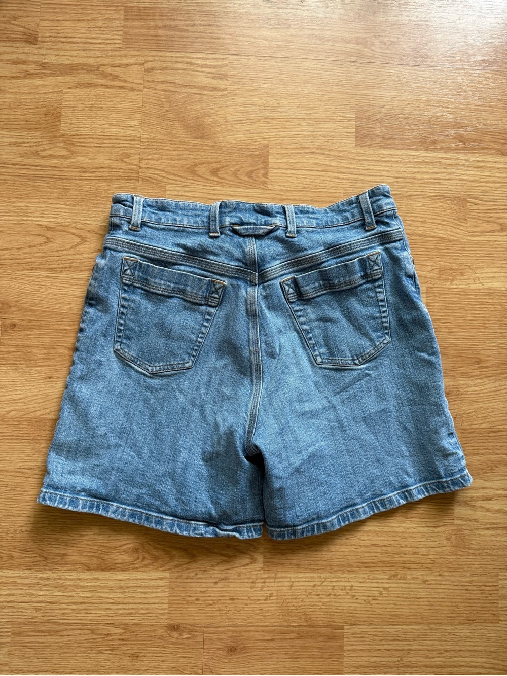 Vintage Jones Sport Classic High-Waist Denim Shorts - Light Blue